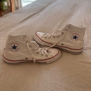 Converse sz 7.5 women’s high tops